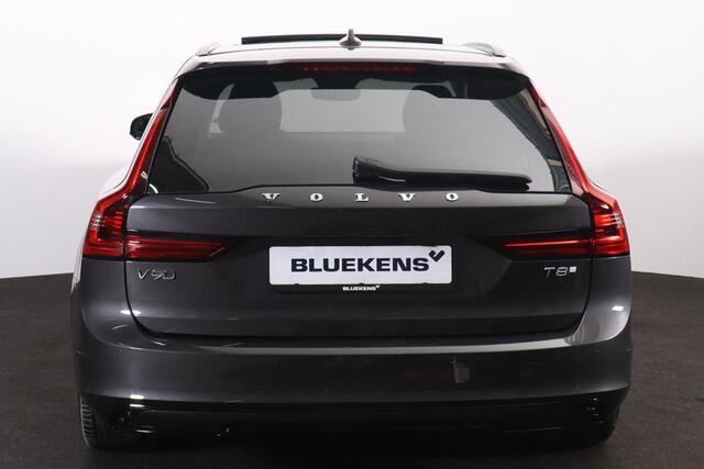 Volvo V90 T8 Recharge AWD Ultra Dark - Luchtvering - Panorama/schuifdak - IntelliSafe Assist & Surround - 360º Camera - Harman/Kardon audio - Adaptieve LED koplampen - Verwarmde voorstoelen, stuur & achterbank - Parkeersensoren voor & achter - Elektr. bedienb. voor