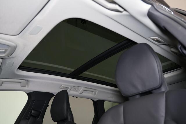 Volvo V90 T8 Recharge AWD Ultra Dark - Luchtvering - Panorama/schuifdak - IntelliSafe Assist & Surround - 360º Camera - Harman/Kardon audio - Adaptieve LED koplampen - Verwarmde voorstoelen, stuur & achterbank - Parkeersensoren voor & achter - Elektr. bedienb. voor