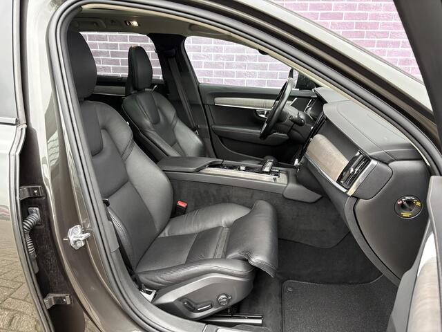 Volvo V90 Cross Country 2.0 B5 AWD Pro | Trekhaak | Schuif/kantel panoramadak | 360° Camera | Memory | Stoel/stuurverwarming | Intellisafe surround | BLIS | extra getint glas |