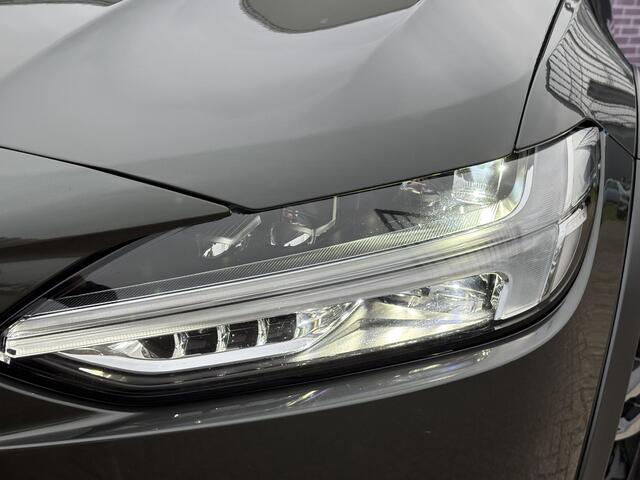 Volvo V90 Cross Country 2.0 B5 AWD Pro | Trekhaak | Schuif/kantel panoramadak | 360° Camera | Memory | Stoel/stuurverwarming | Intellisafe surround | BLIS | extra getint glas |