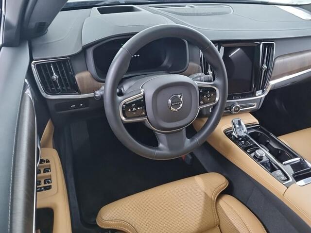 Volvo V90 2.0 T8 Plug-in hybrid AWD Ultimate Dark | Luchtvering | Harman/Kardon | Massage | Stoel Verwarming-Koeling | Trekhaak | Schuif/Kantel Panoramadak | Memory |