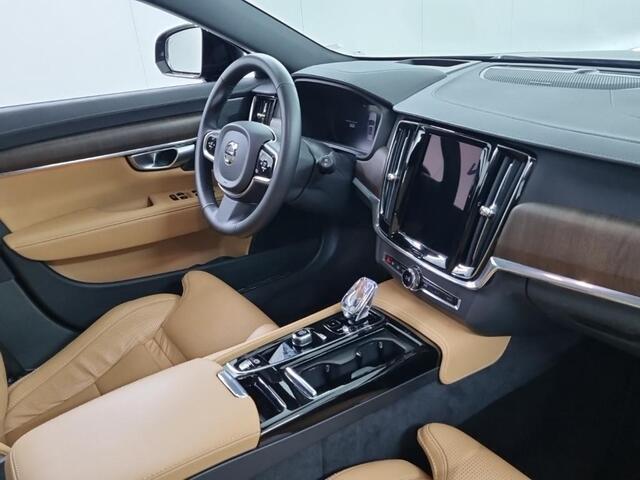 Volvo V90 2.0 T8 Plug-in hybrid AWD Ultimate Dark | Luchtvering | Harman/Kardon | Massage | Stoel Verwarming-Koeling | Trekhaak | Schuif/Kantel Panoramadak | Memory |