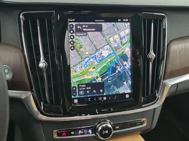 Volvo V90 2.0 T8 Plug-in hybrid AWD Ultimate Dark | Luchtvering | Harman/Kardon | Massage | Stoel Verwarming-Koeling | Trekhaak | Schuif/Kantel Panoramadak | Memory |