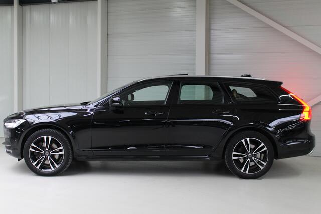 Volvo V90 Cross Country 2.0 T5 Pro Navigatie | Panoramadak | Leder | Trekhaak | Dealeronderhouden