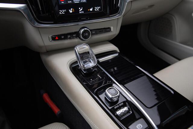 Volvo V90 2.0 T6 AWD Inscription , Panoramadak, Harman/Kardon, Trekhaak, Adap. cruise,