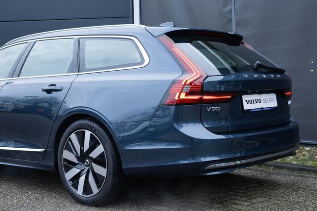 Volvo V90 T6 Automaat Plug-in hybrid AWD Ultra Bright | Panoramadak | Verwarmbare voorstoelen en achterbank | Verwarmbaar stuurwiel | Premium audio by Harman Kardon | Adaptieve cruise control | Rondom zichtcamera | Apple carplay/Android auto | 19 inch Lichtmetalen