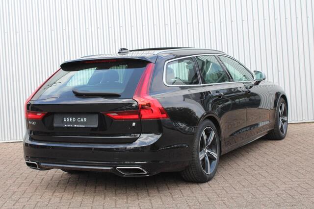 Volvo V90 T4 Automaat Business Sport | Panoramadak | Verwarmbare voorstoelen, achterbank en stuurwiel | Keyless Entry | Premium audio by Harman Kardon incl CD | Standkachel | Achteruitrijcamera | Zonnescherm in zijruiten | DAB Ontvanger | Apple Carplay/Andriod auto