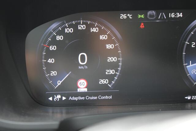 Volvo V90 T4 Automaat Business Sport | Panoramadak | Verwarmbare voorstoelen, achterbank en stuurwiel | Keyless Entry | Premium audio by Harman Kardon incl CD | Standkachel | Achteruitrijcamera | Zonnescherm in zijruiten | DAB Ontvanger | Apple Carplay/Andriod auto