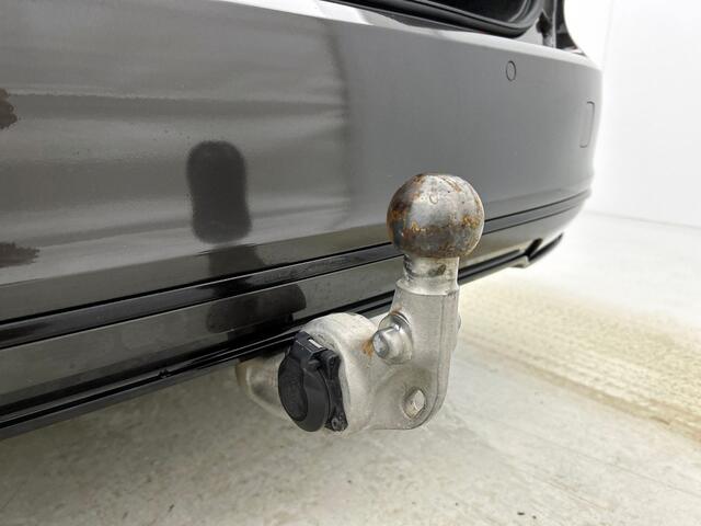 Volvo V90 2.0 B4 R-Design | Panorama dak | Keyless | Trekhaak | Rijklaar!