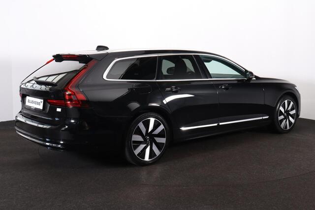 Volvo V90 T6 Recharge AWD Core Bright - IntelliSafe Assist & Surround - Adaptieve LED koplampen - Parkeercamera achter - Verwarmde voorstoelen, stuur & achterbank - Parkeersensoren voor & achter - Extra getint glas - Elektr. inklapbare trekhaak - 19' LMV