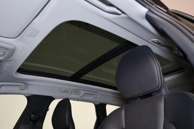 Volvo V90 T8 Recharge AWD Ultra Dark - Luchtvering - Panorama/schuifdak - IntelliSafe Assist & Surround - 360º Camera - Bowers & Wilkins audio - Adaptieve LED koplampen - Verwarmde voorstoelen, stuur & achterbank - Parkeersensoren voor & achter - Elektr. bedienb. v