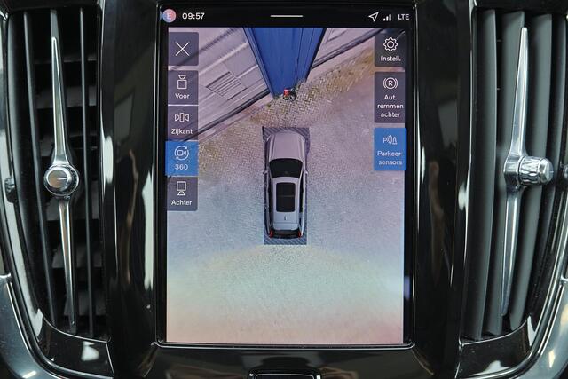 Volvo V90 T8 Recharge AWD Ultra Dark - Luchtvering - Panorama/schuifdak - IntelliSafe Assist & Surround - 360º Camera - Bowers & Wilkins audio - Adaptieve LED koplampen - Verwarmde voorstoelen, stuur & achterbank - Parkeersensoren voor & achter - Elektr. bedienb. v