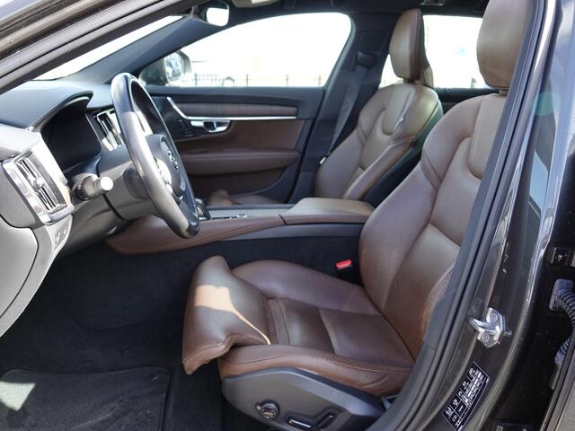 Volvo V90 Cross Country 2.0 B5 AWD Pro 250PK PANO | VOL LEER | TREKH. | 360° | HK-AUDIO