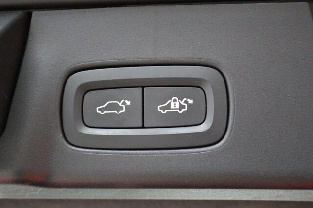 Volvo V90 Cross Country 2.0 T5 Pro Navigatie | Panoramadak | Leder | Trekhaak | Dealeronderhouden