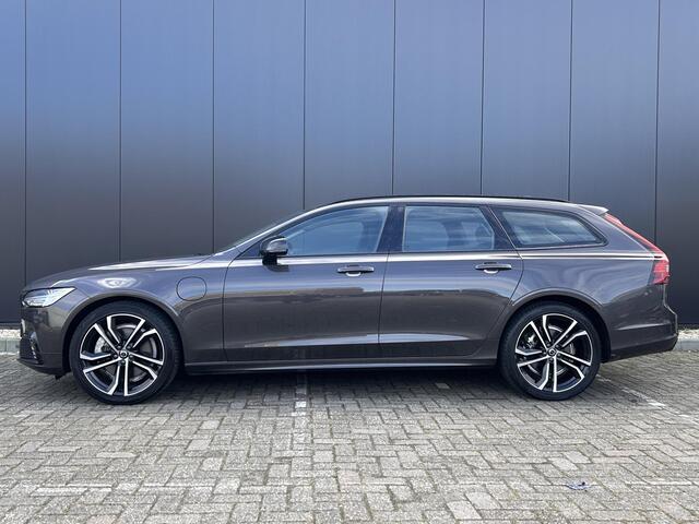 Volvo V90 2.0 T8 Plug-in hybrid AWD Ultra Executive Edition 360 camera/ bowers & Wilkens/ luchtvering/ schuifdak/ stoelventilatie en massage/ trekhaak