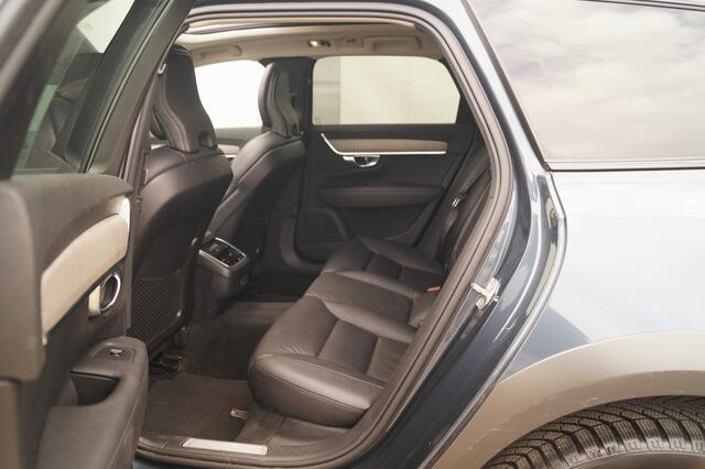 Volvo V90 Cross Country 2.0 B5 250pk AWD Pro -PANO-LEER-CAM-ECC-NAVI-