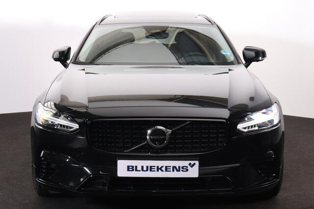 Volvo V90 T6 Recharge AWD Plus Dark - Panorama/schuifdak - IntelliSafe Assist & Surround - 360º Camera - Harman Kardon audio - Verwarmde voorstoelen, stuur & achterbank - Parkeersensoren voor & achter - Elektr. bedienb. voorstoelen met geheugen - Head up display - 