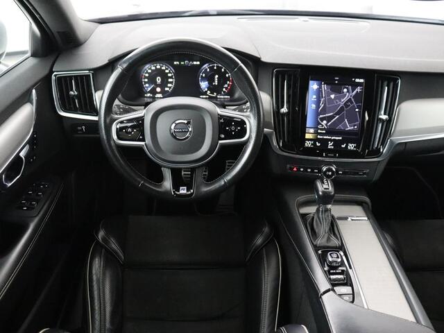 Volvo V90 2.0 T4 R-Design | Trekhaak | Leder/Alcantara | Stoelverwarming | Adaptive cruise | Camera | Carplay | Keyless | Side Assist | Navigatie | Climate control | Sportstoelen | Getint glas