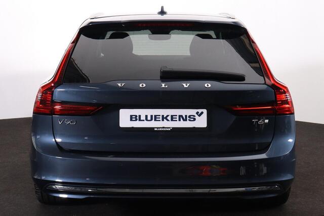 Volvo V90 T6 Recharge AWD Plus Bright - Luchtvering - IntelliSafe Assist & Surround - 360º Camera - Harman/Kardon audio - Adaptieve LED koplampen - Verwarmde voorstoelen, stuur & achterbank - Parkeersensoren voor & achter - Elektr. bedienb. voorstoelen met geheugen