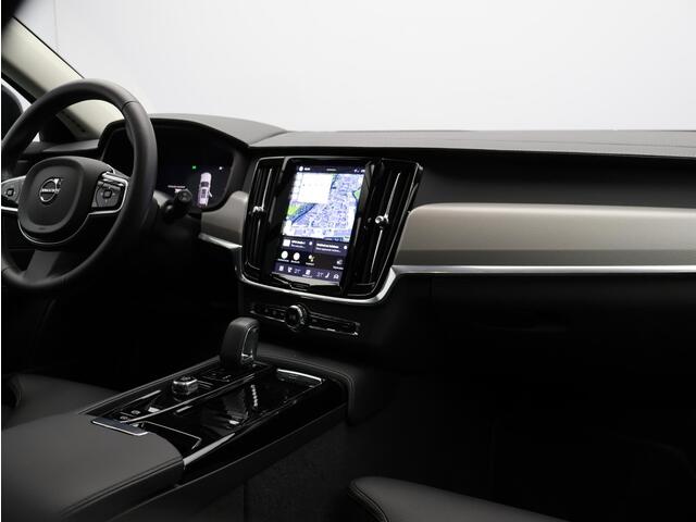 Volvo V90 T6 AWD Plug-in hybrid Ultra Dark Trekhaak / Pan. dak / 360 camera/ Head up display/ Harman Kardon / 20" / Stoel+stuur+achterbankverwarming
