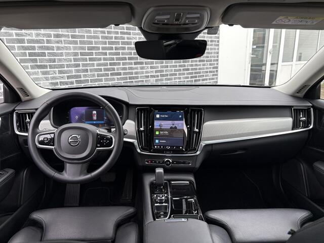 Volvo V90 2.0 T6 Plug-in hybrid AWD Plus Dark | Long Range | Luchtvering | Panoramadak | Trekhaak | Actieve LED koplampen | Keyless | Achteruitrijcamera | Harman Kardon audio |