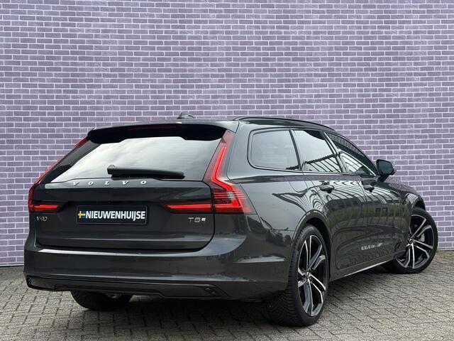 Volvo V90 2.0 T8 Plug-in hybrid AWD Ultra Dark | SOH: 100% | 4 seizoen banden | Extra getint glas | Gelaagd glas | Trekhaak | Luchtvering | Bowers & Wilkins | Massage | Stoel Koeling | 360° Camera | Adaptieve cruise | Stoel/stuur verwarming |