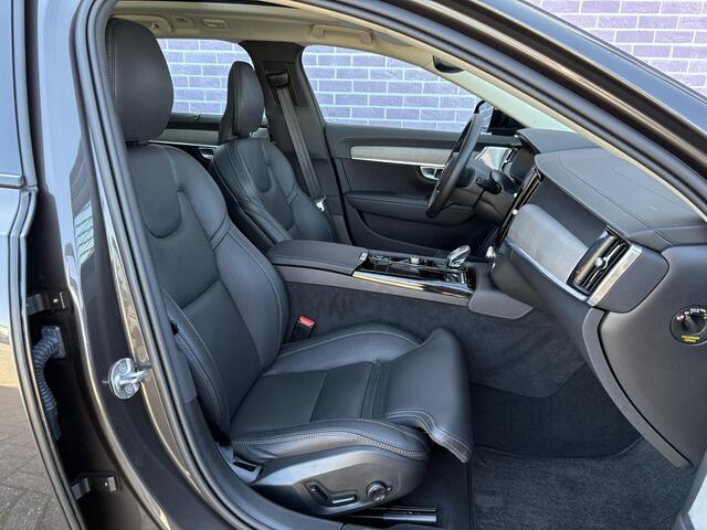 Volvo V90 2.0 T8 Plug-in hybrid AWD Ultra Dark | SOH: 100% | 4 seizoen banden | Extra getint glas | Gelaagd glas | Trekhaak | Luchtvering | Bowers & Wilkins | Massage | Stoel Koeling | 360° Camera | Adaptieve cruise | Stoel/stuur verwarming |