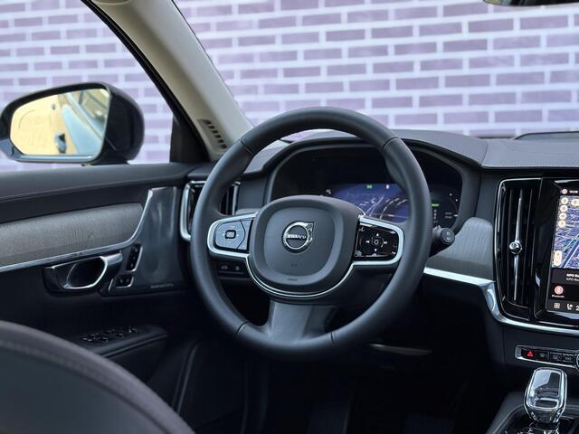 Volvo V90 2.0 T8 Plug-in hybrid AWD Ultra Dark | SOH: 100% | 4 seizoen banden | Extra getint glas | Gelaagd glas | Trekhaak | Luchtvering | Bowers & Wilkins | Massage | Stoel Koeling | 360° Camera | Adaptieve cruise | Stoel/stuur verwarming |