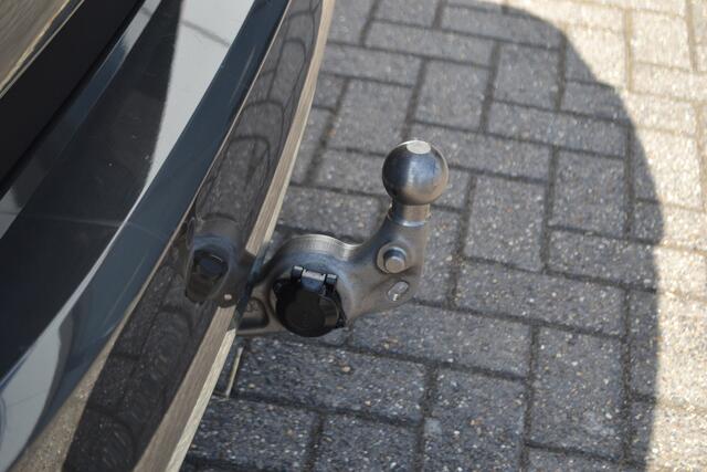 Volvo V90 2.0 T6 Plug-in hybrid AWD Bright | Leder | Pano | wegkl. trekhaak | Harman Kardon