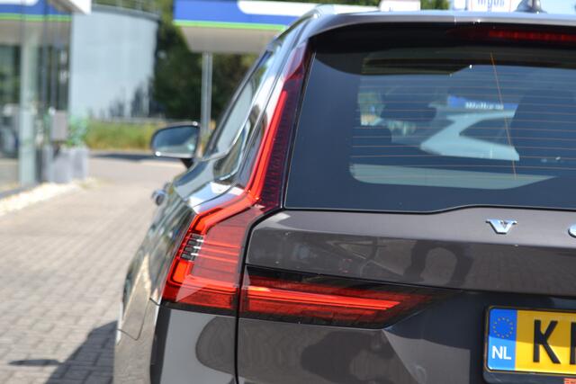 Volvo V90 2.0 T6 Plug-in hybrid AWD Bright | Leder | Pano | wegkl. trekhaak | Harman Kardon
