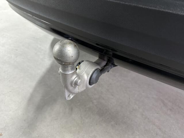 Volvo XC40 1.5 T4 Recharge R-Design Trekhaak Panodak