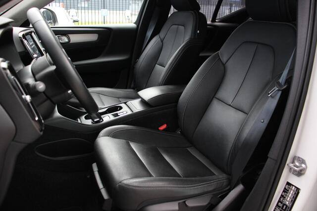 Volvo XC40 2.0 T4 AWD Scandinavian Line | H/K | 360 Camera | Leder |