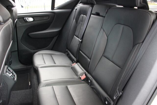 Volvo XC40 2.0 T4 AWD Scandinavian Line | H/K | 360 Camera | Leder |