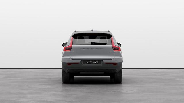 Volvo XC40 B4 211PK Automaat Plus Dark / Lighting Pack / Pixel led / 20'' Velgen / Donker getint glas