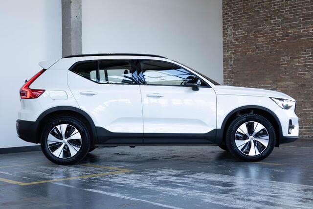 Volvo XC40 T5 Automaat Plug-in hybrid Plus Dark | Navigatie | Trekhaak Elektrisch Uitklapbaar | Elektrisch Verstelbare Bestuurdersstoel Met Geheugen | Comfortstoelen | Parkeercamera | Parkeersensoren Voor + Achter | Premium Audio By Harman Kardon | Keyless Entree