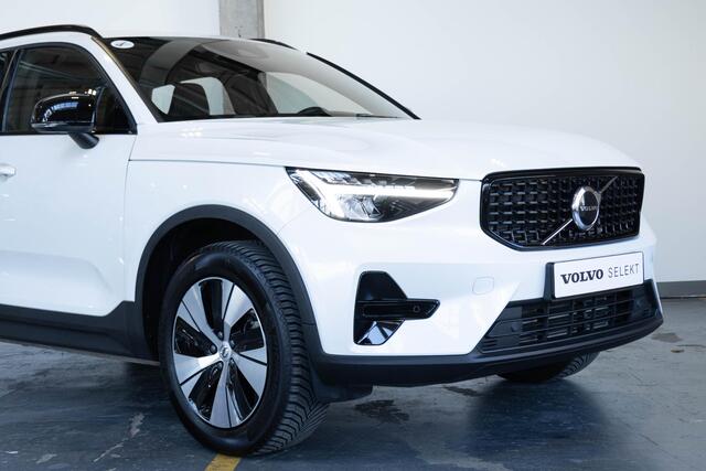 Volvo XC40 T5 Automaat Plug-in hybrid Plus Dark | Navigatie | Trekhaak Elektrisch Uitklapbaar | Elektrisch Verstelbare Bestuurdersstoel Met Geheugen | Comfortstoelen | Parkeercamera | Parkeersensoren Voor + Achter | Premium Audio By Harman Kardon | Keyless Entree