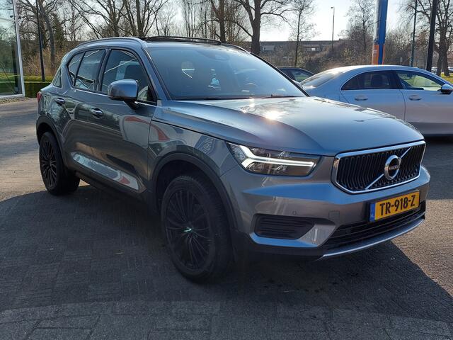 Volvo XC40 1.5 T3 157pk Momentum Business Pack Connect | Origineel NL | Navi | Clima | Adap. Cruise | Panorama Schuifdak | Led Koplampen | Pdc V+A+Camera | Rijstrook+Licht+Regensenor | 18''lm
