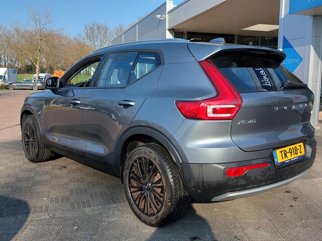 Volvo XC40 1.5 T3 157pk Momentum Business Pack Connect | Origineel NL | Navi | Clima | Adap. Cruise | Panorama Schuifdak | Led Koplampen | Pdc V+A+Camera | Rijstrook+Licht+Regensenor | 18''lm