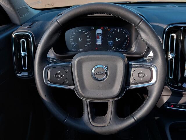 Volvo XC40 1.5 T3 157pk Momentum Business Pack Connect | Origineel NL | Navi | Clima | Adap. Cruise | Panorama Schuifdak | Led Koplampen | Pdc V+A+Camera | Rijstrook+Licht+Regensenor | 18''lm
