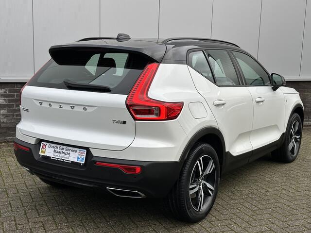 Volvo XC40 2.0 T4 AWD R-Design | Panoroma | 1. Eigenaar | Dealer onderhouden | Parelmoer Interesse, Proefrit? Bel of app met: 06-24 28 28 42