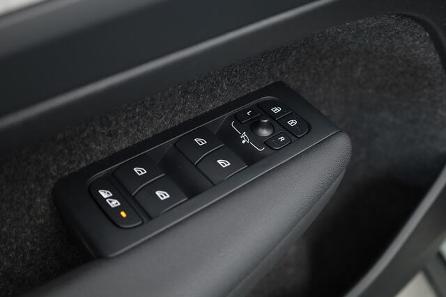 Volvo XC40 2.0 B3 Plus Dark | Navi | 360 Cam | Memory | CarPlay | H&K | Dodehoek