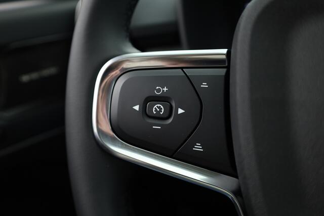 Volvo XC40 2.0 B3 Plus Dark | Navi | 360 Cam | Memory | CarPlay | H&K | Dodehoek
