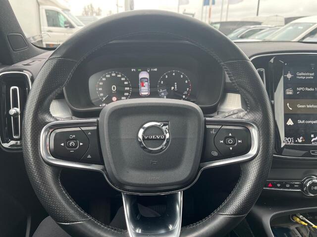 Volvo XC40 2.0 T5 AWD Intro Edition | Schuif/kantel panoramadak | Keyless entry/start | Harman/kardon | Trekhaak | Stoel/stuur verwarming | Standkachel | Volvo on Call |