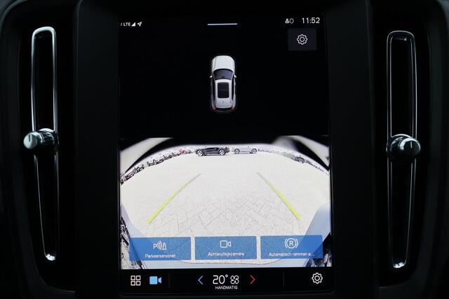 Volvo XC40 Single Motor Essential Black Edition - Google Infotainment - Lederen bekleding - Cruise Control - Verwarmbare voorstoelen - 20' lmv - Glossy Black accenten