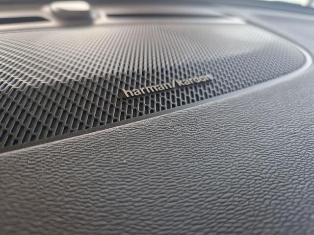 Volvo XC40 1.5 T5 Twin Engine Momentum Pro Harman Kardon | Cam | Keyless