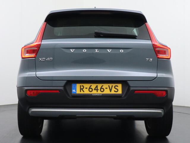Volvo XC40 1.5 T3 Momentum Pro Navi/1/2 Leder/Park sensoren v+a etc.