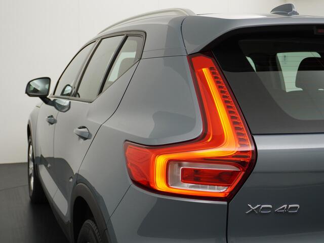 Volvo XC40 1.5 T3 Momentum Pro Navi/1/2 Leder/Park sensoren v+a etc.