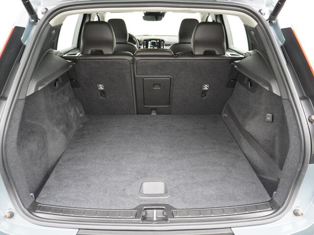 Volvo XC40 1.5 T3 Momentum Pro Navi/1/2 Leder/Park sensoren v+a etc.