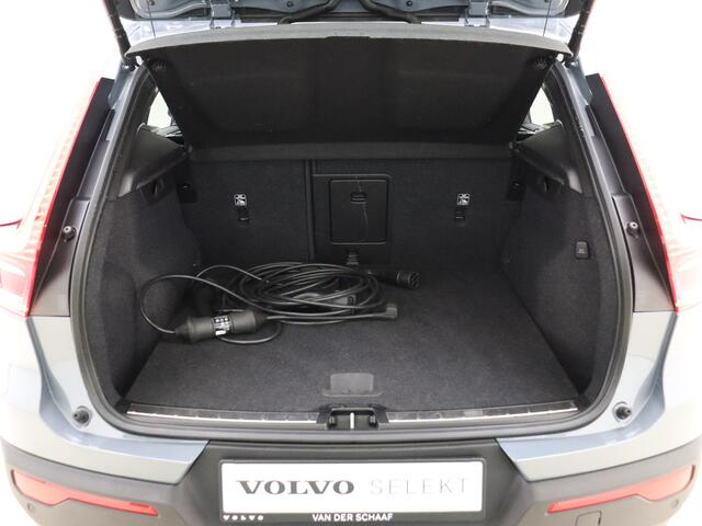 Volvo XC40 T5 262PK Ultimate Bright / Panorama dak / Lederen bekleding / H&K Audio / Camera voor en achter / Elektr. verstelbr. stoelen /