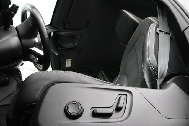 Volvo XC40 1.5 T3 R-Design | Stoel & stuurverwarming | Trekhaak | Camera | Navigatie | Achterbankverwarming | Leder/Alcantara | Full LED